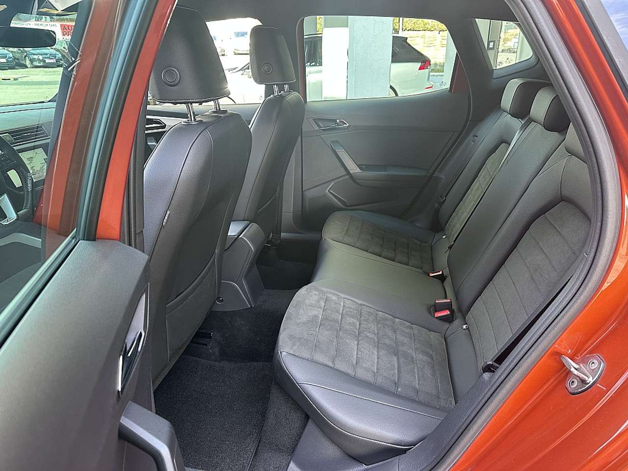SEAT Arona  1,0 TSI Xcell.DSG *NP:32.000.-,KESSY,NAVI,LED,R…