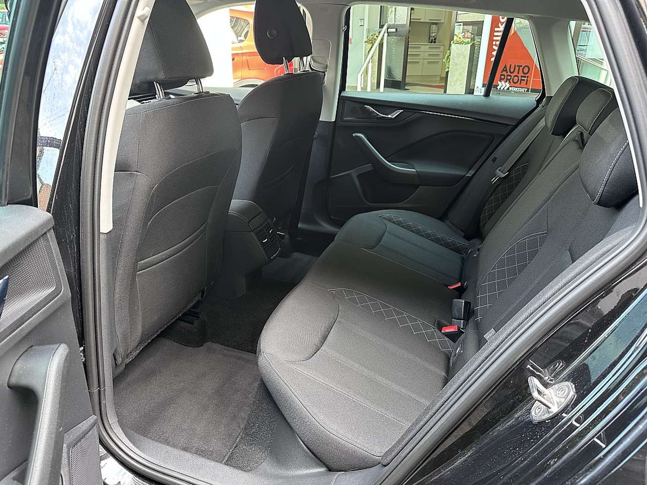 Skoda Kamiq  1,0 TSI Ambition DSG *NAVI, dig. Cockpit, Rü.Kam*