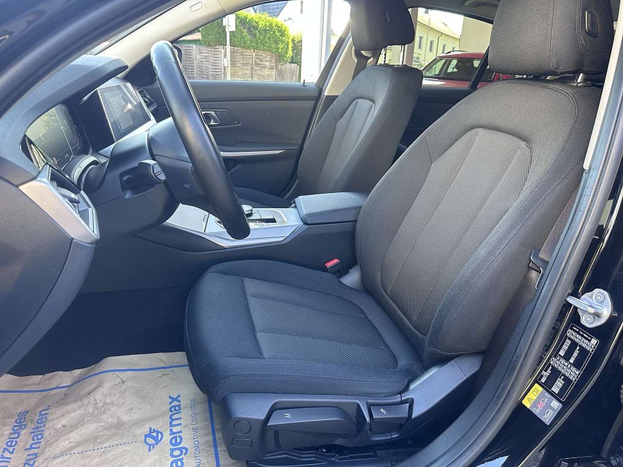 BMW 330  e PHEV Aut. *LED, Navigation, Sitzheizung, M-Le…