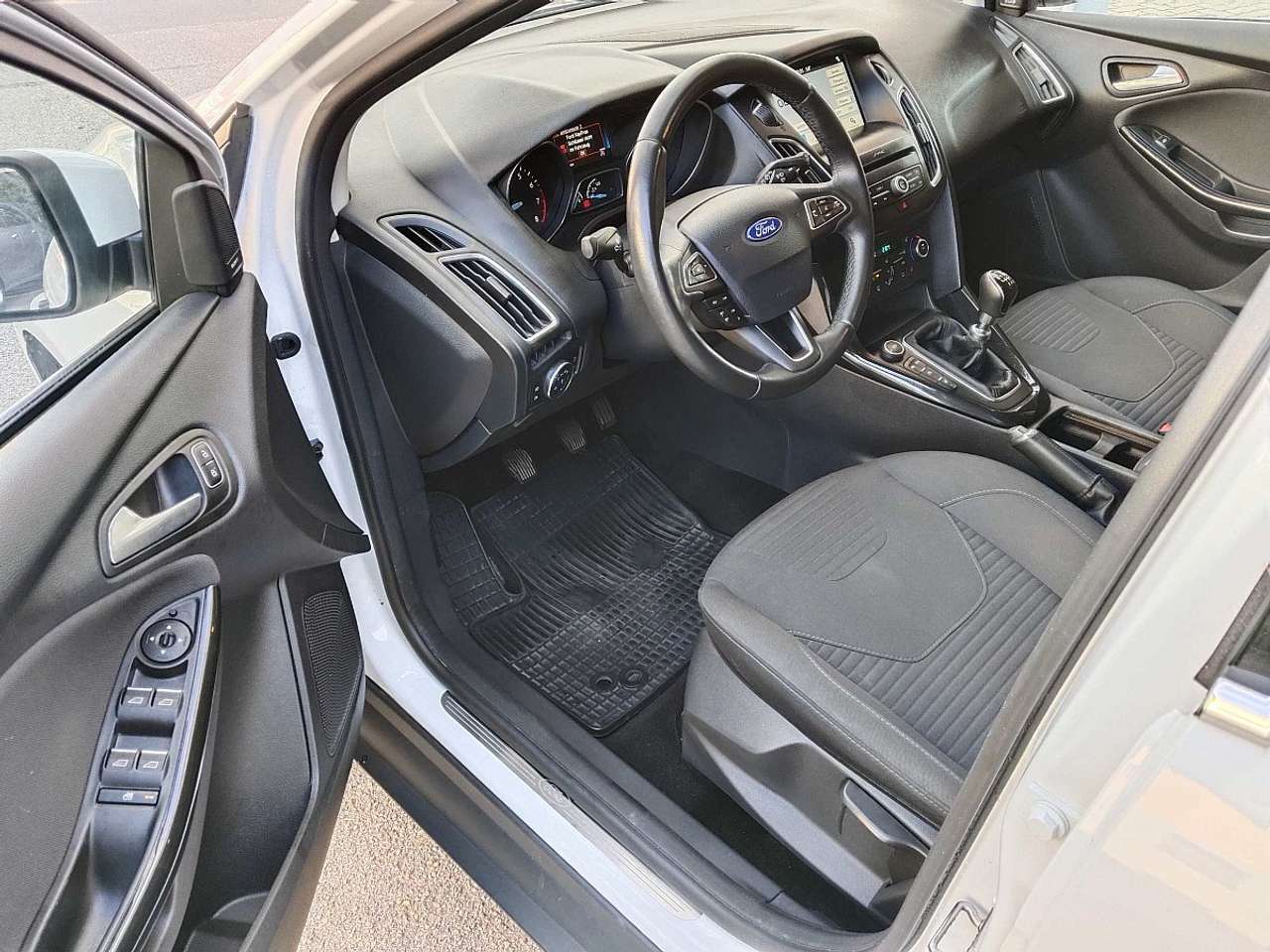 Ford Focus  1,0 EcoBoost Titanium
