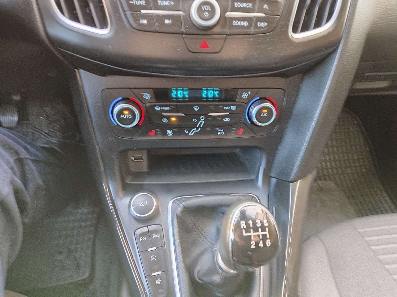 Ford Focus  1,0 EcoBoost Titanium