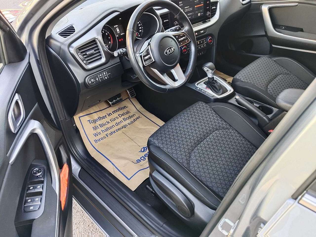 Kia XCeed  Xceed 1,5 TGDI 48V GPF Silber DCT „7 Jahre Gara…