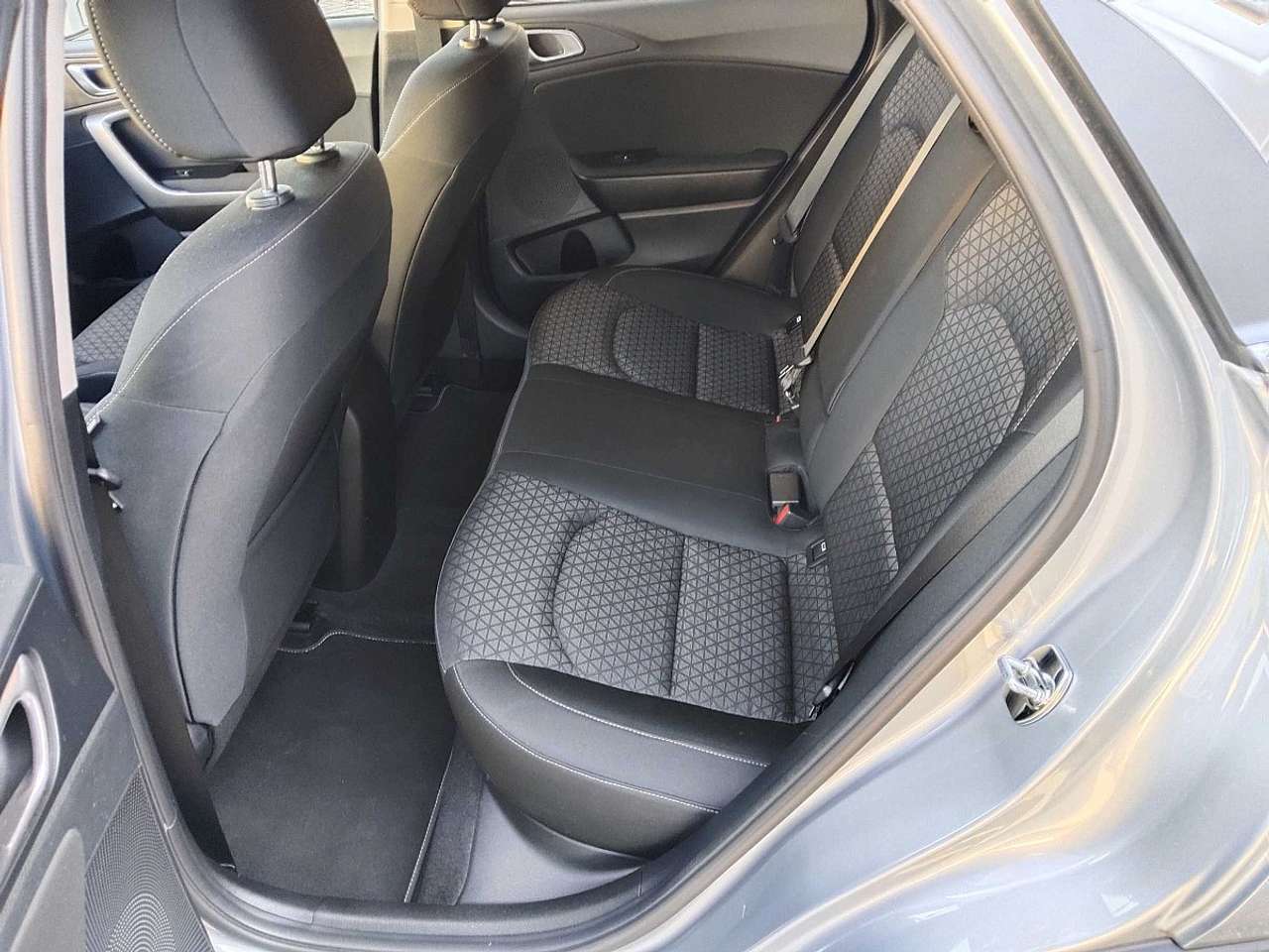 Kia XCeed  Xceed 1,5 TGDI 48V GPF Silber DCT „7 Jahre Gara…