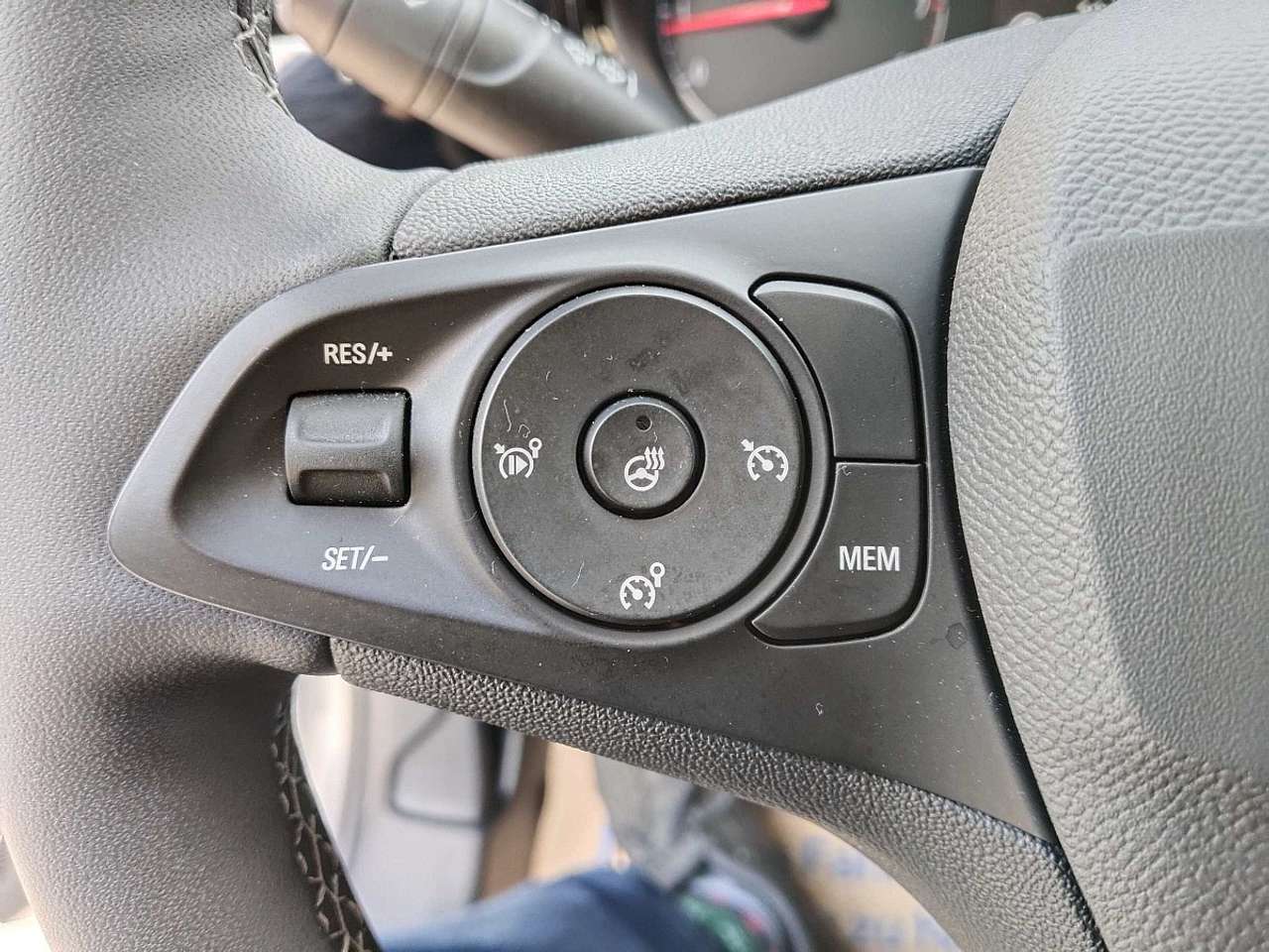 Opel Corsa  1,2 Euro „neuwertig, Sitz-, Lenkradheizung“