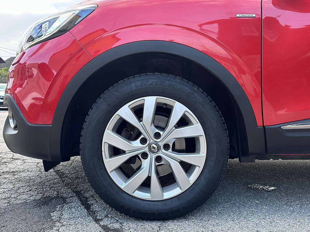 Renault Kadjar  TCe 140 Limited *NAVI, WSS beheizt, Parksensor*