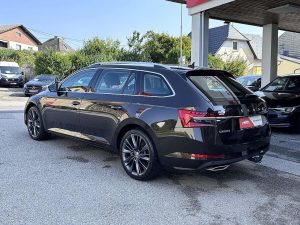 Skoda Superb  Kombi 2,0 TSI 4×4 Style DSG *AHK, Matrix LED, K…