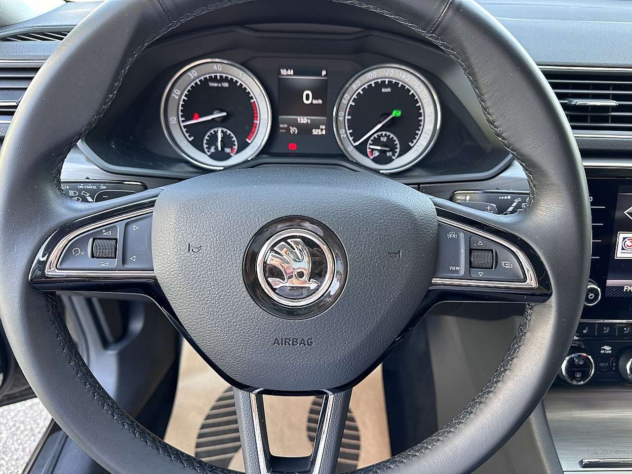 Skoda Superb  Kombi 2,0 TSI 4×4 Style DSG *AHK, Matrix LED, K…