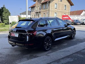 Skoda Superb  Kombi 2,0 TSI 4×4 Style DSG *AHK, Matrix LED, K…