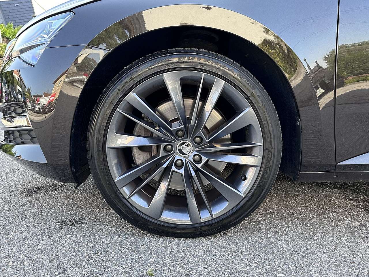 Skoda Superb  Kombi 2,0 TSI 4×4 Style DSG *AHK, Matrix LED, K…