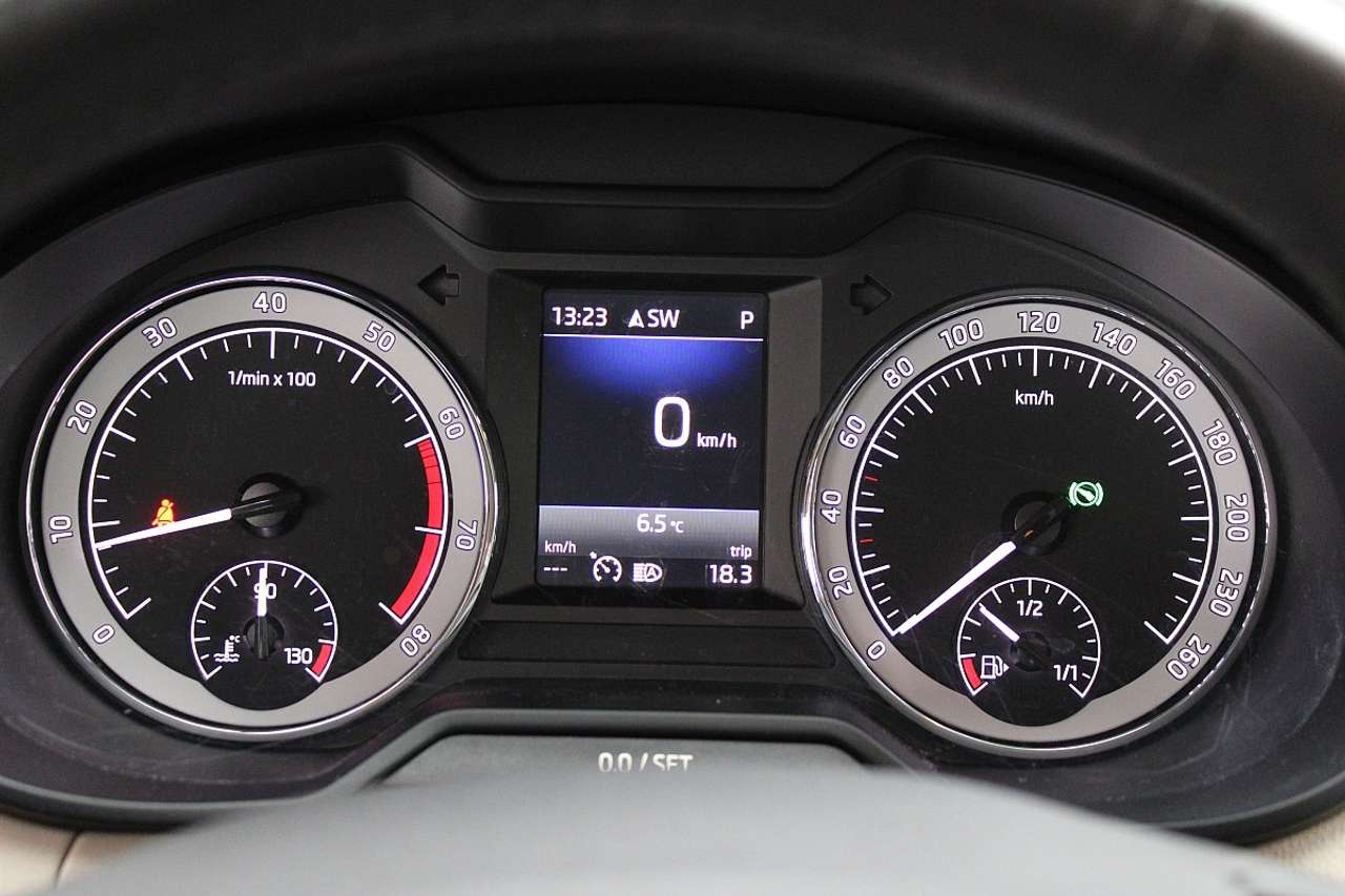 Skoda Octavia  Combi 2,0 TSI 4×4 Style DSG *1.Besitz, LED, ACC…