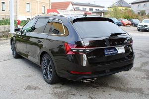 Skoda Superb Kombi 2,0 TSI 4×4 Style DSG *AHK, Matrix LED, K…