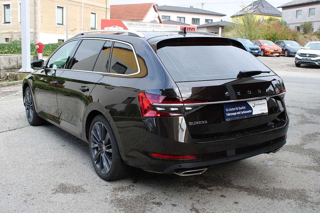 Skoda Superb  Kombi 2,0 TSI 4×4 Style DSG *AHK, Matrix LED, K…