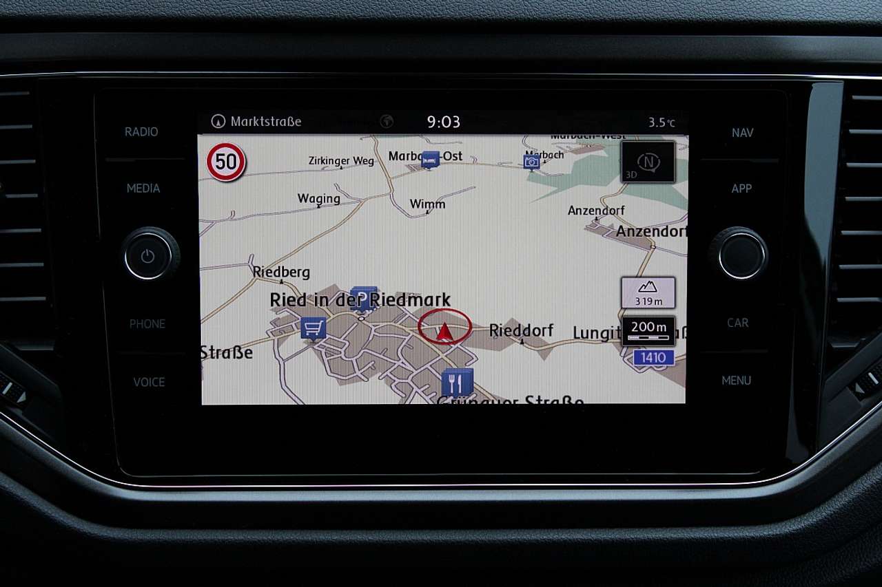 Volkswagen T-Roc  1,5 TSI ACT Design DSG *AHK, NAVI, Rü.Kam*