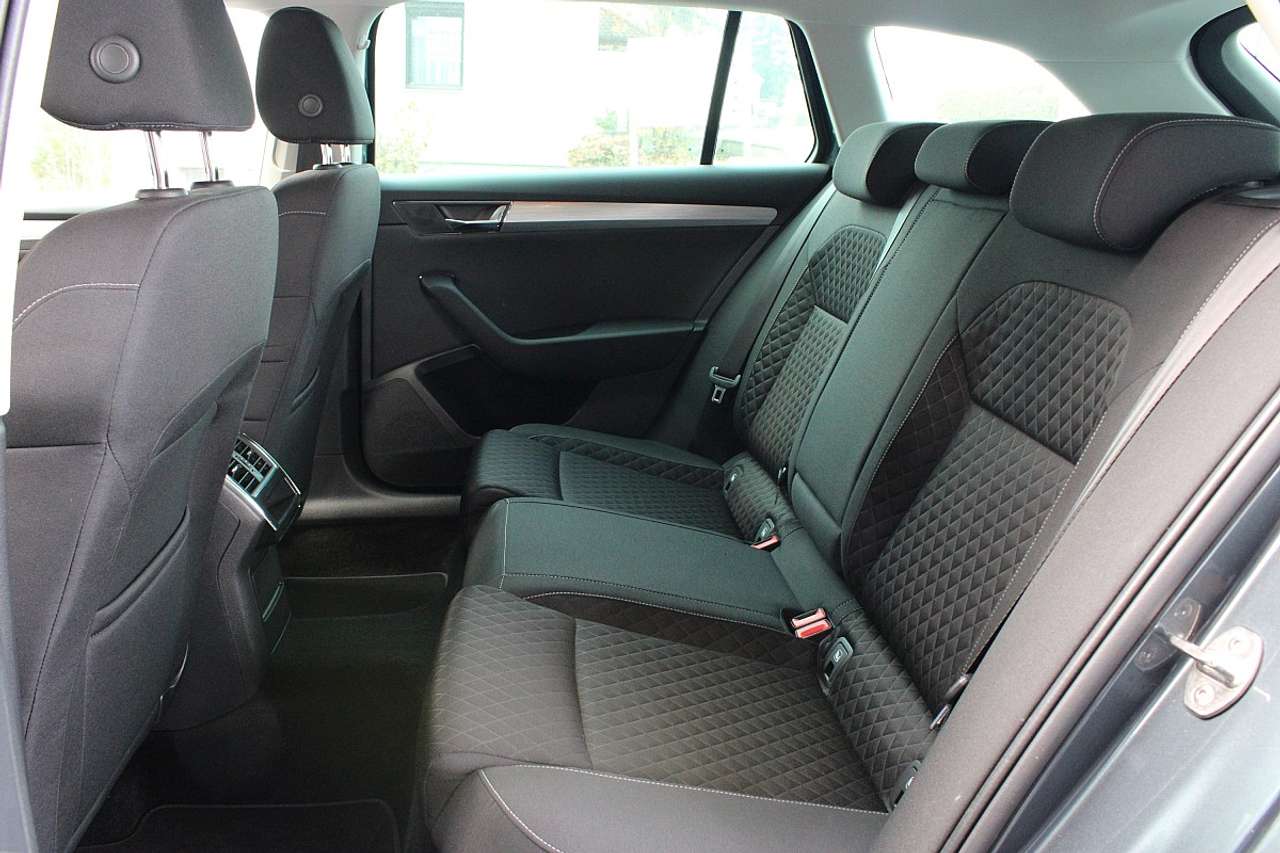 Skoda Superb  Kombi 2,0 TDI Ambition DSG *Memorysitz, WSS hei…