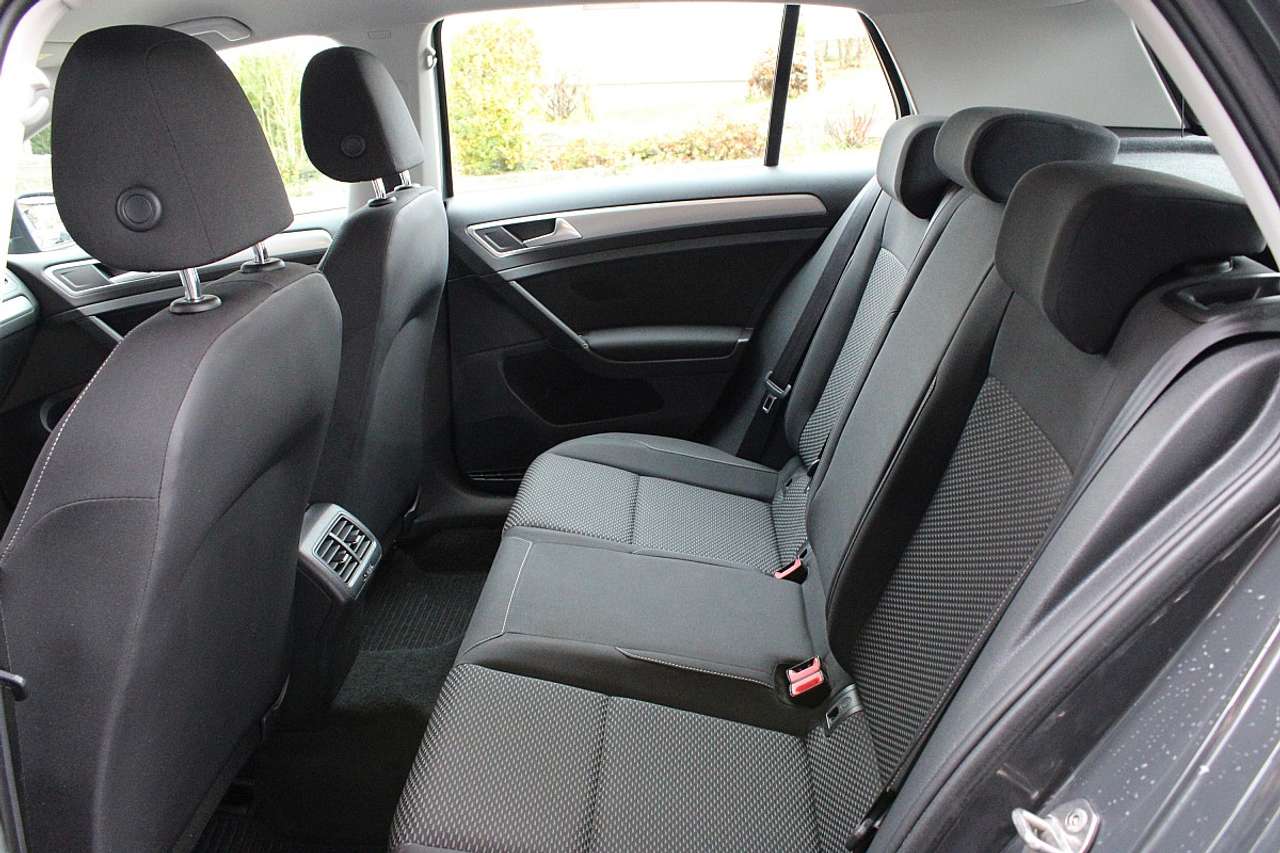 Volkswagen Golf  7 1,0 TSI *AHK, 1.Besitz, wenig Kilometer*