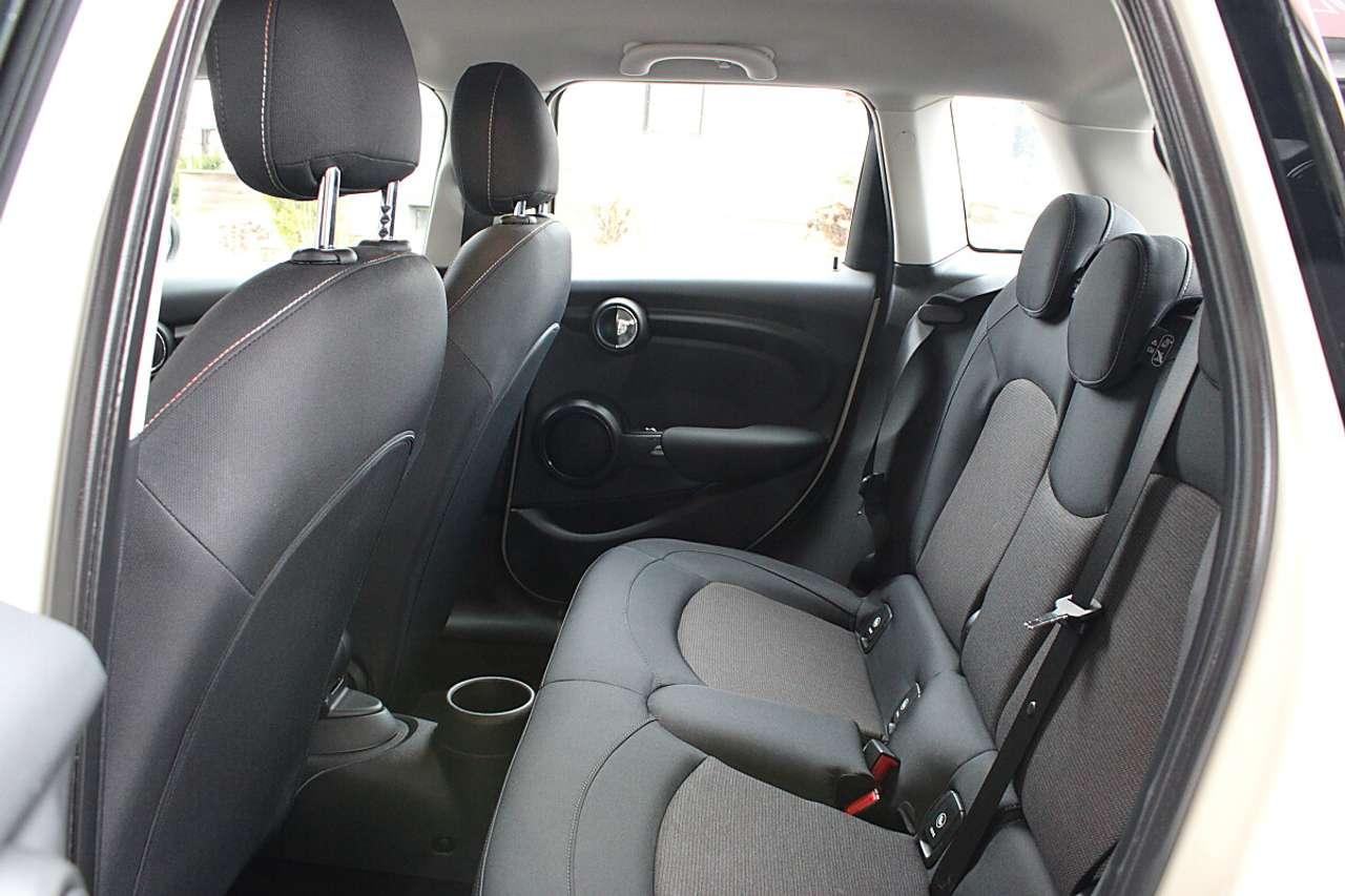 MINI One  MINI One Aut. 5-Türer *wenig Kilometer, Parksen…