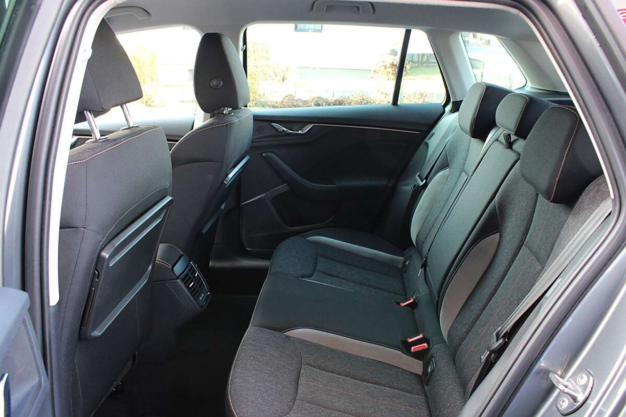 Skoda Kamiq  1,0 TSI Style DSG *AHK, KESSY, LED, ACC*