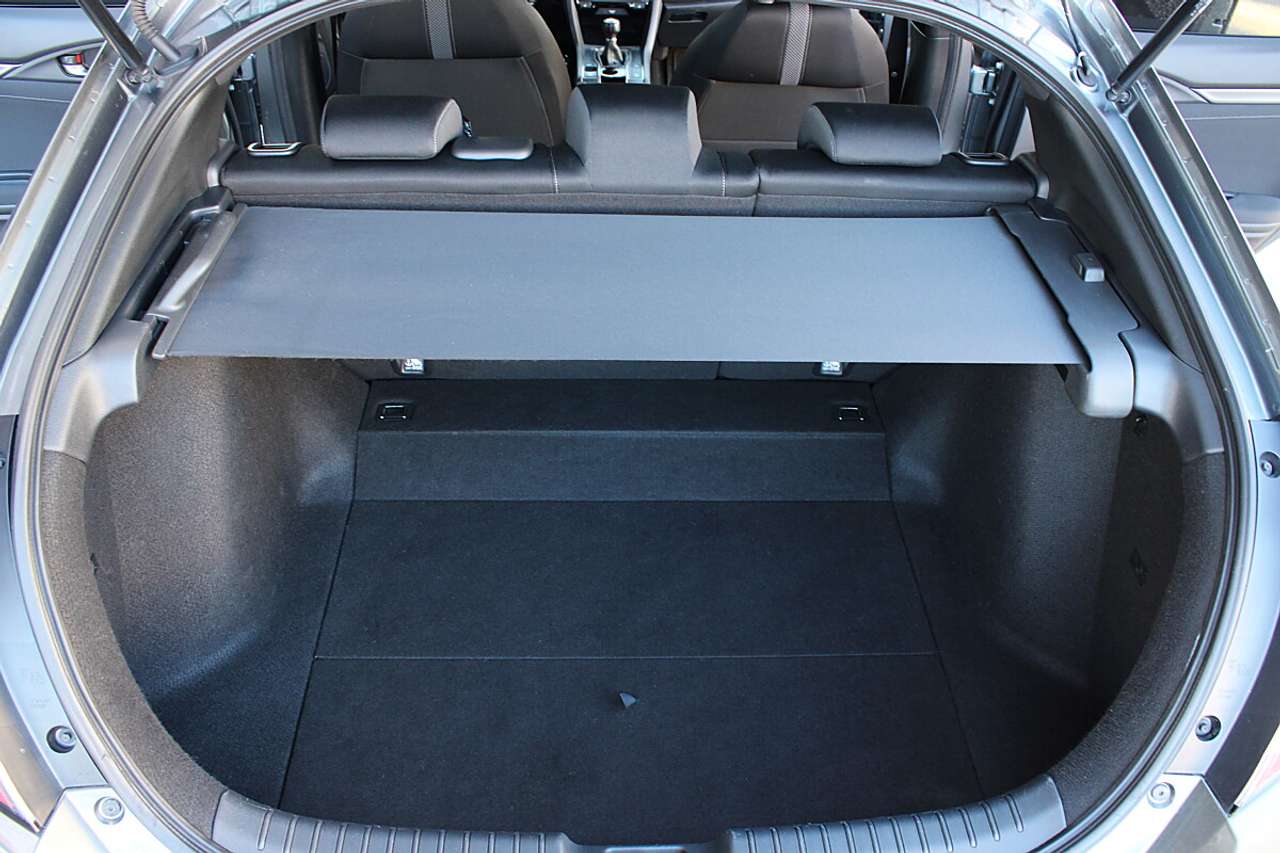 Honda Civic  1,0 VTEC Turbo Elegance *AHK, NAVI, ACC*