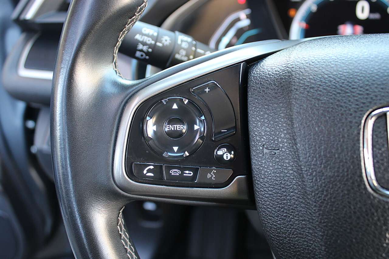 Honda Civic  1,0 VTEC Turbo Elegance *AHK, NAVI, ACC*