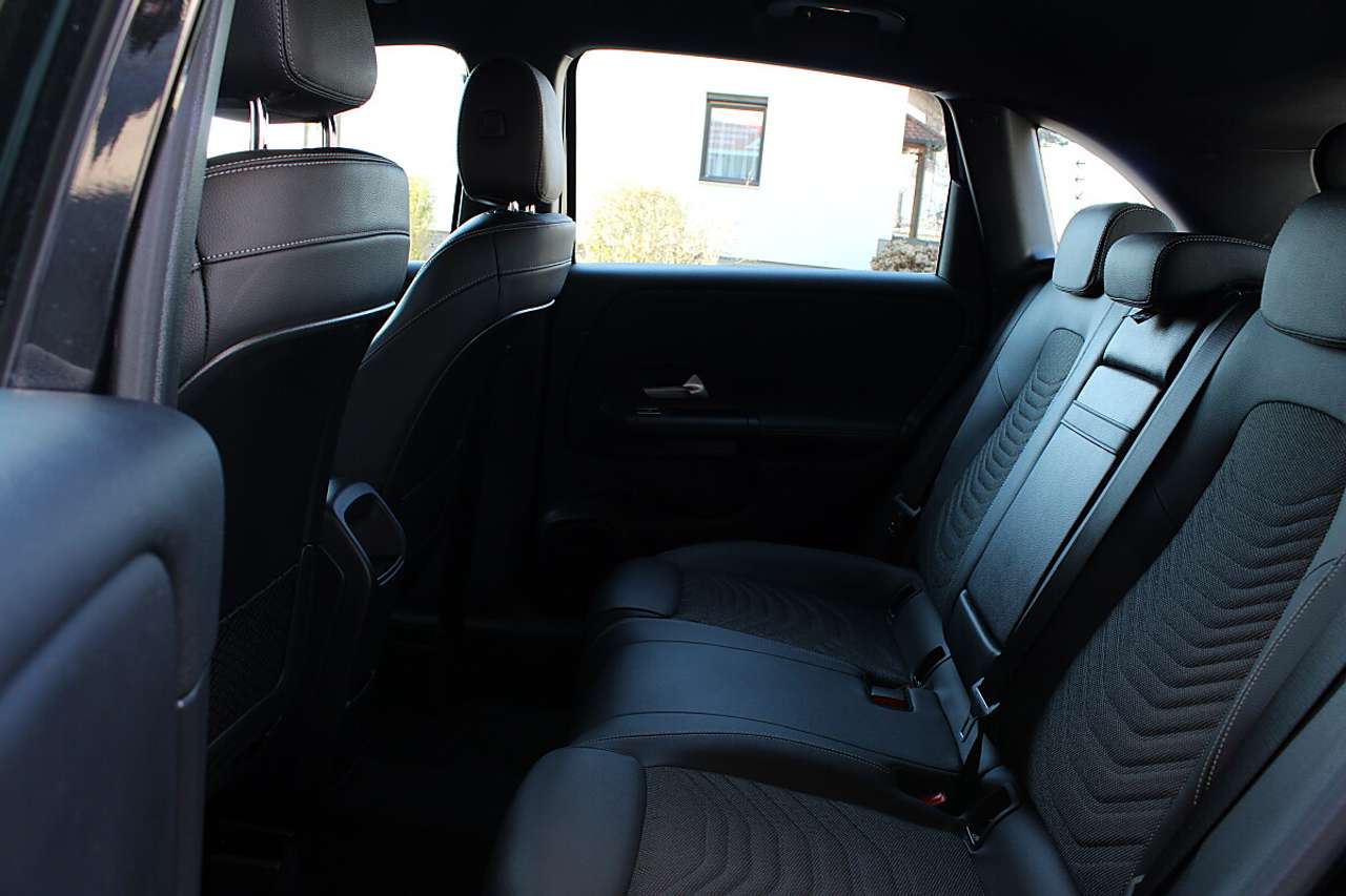 Mercedes-Benz B 180  Style Automatik *AHK, LED, Rü. Kam*