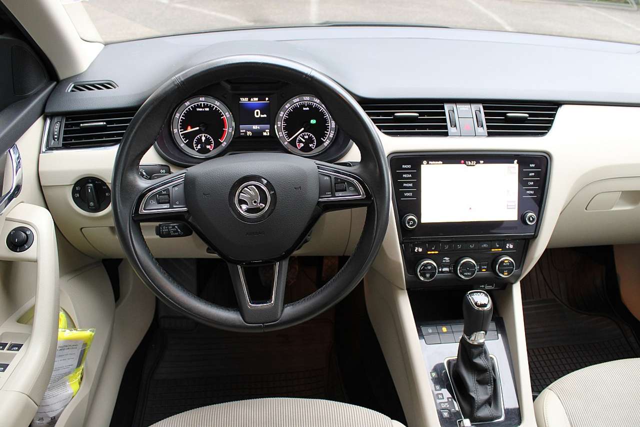 Skoda Octavia  Combi 2,0 TSI 4×4 Style DSG *1.Besitz, LED, ACC…