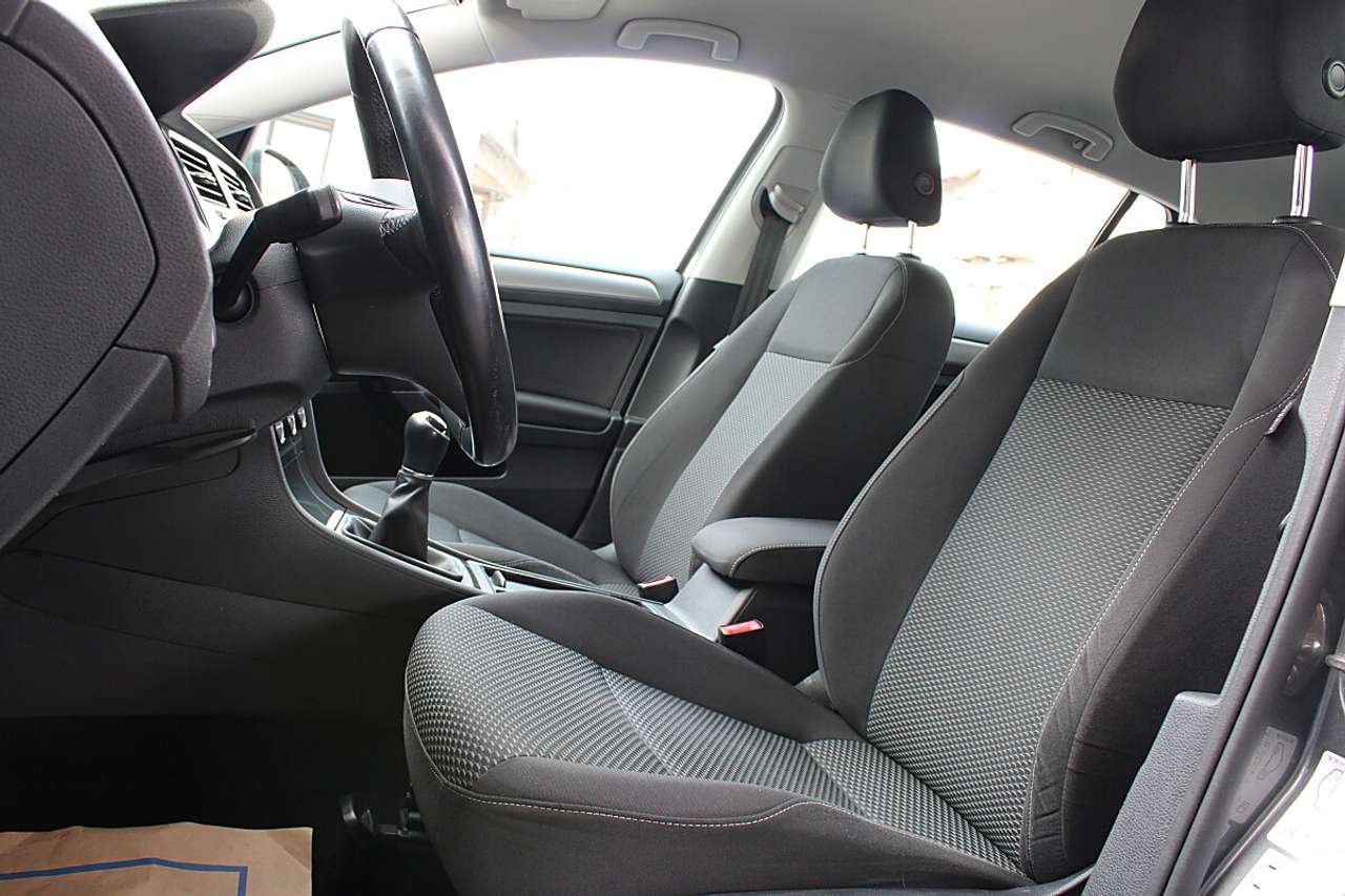 Volkswagen Golf  Comfortline 1,0 TSI *Tempomat, 2-Zonen Klima*