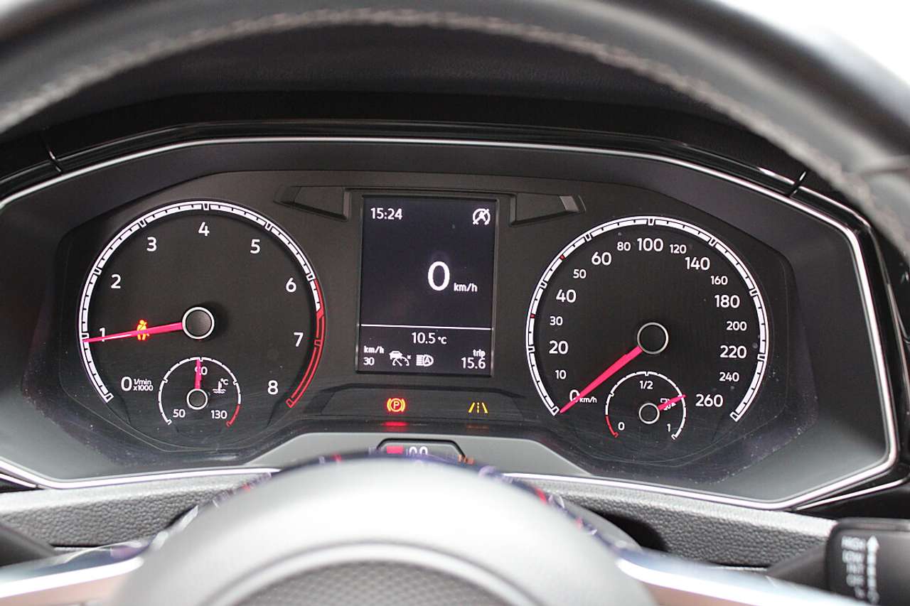 Volkswagen T-Roc  1,0 TSI Design *AHK, LED, ACC*