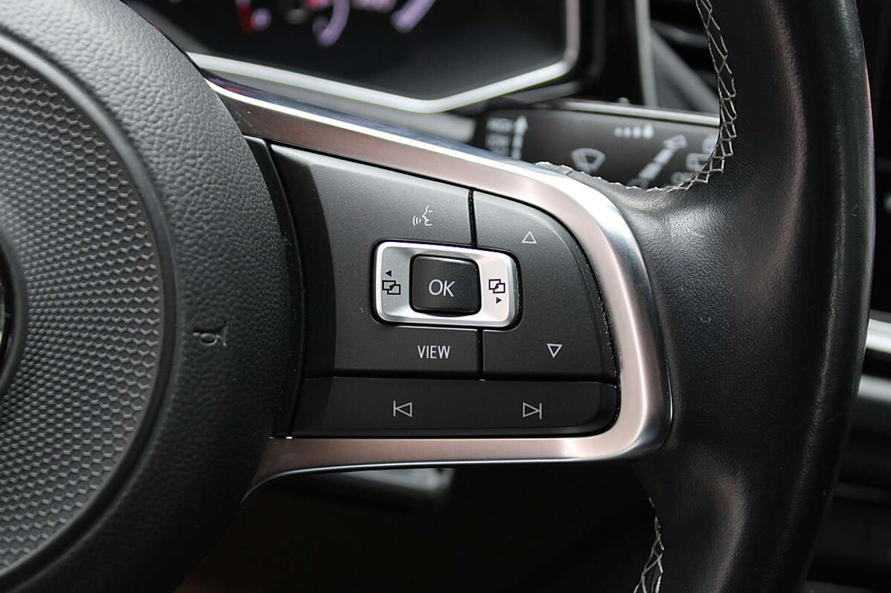 Volkswagen T-Roc  1,0 TSI Design *AHK, LED, ACC*