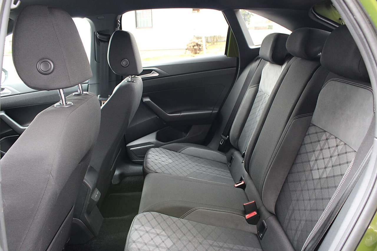 Volkswagen Taigo  1,0 TSI R-Line *KESSY, NAVI, Rü.Kam*