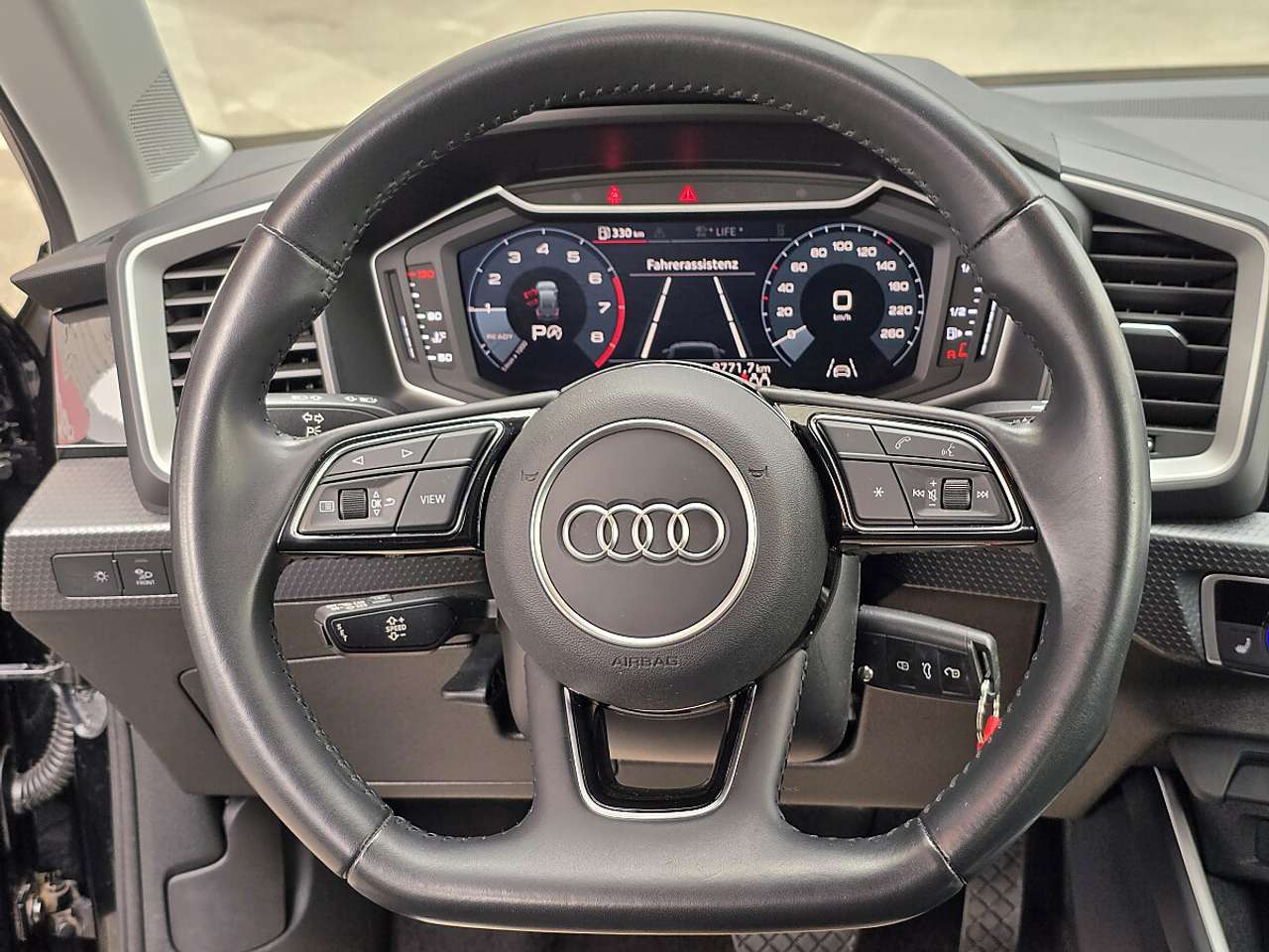 Audi A1  SB 30 TFSI intense S-tronic *Tempomat, Sitzheiz…