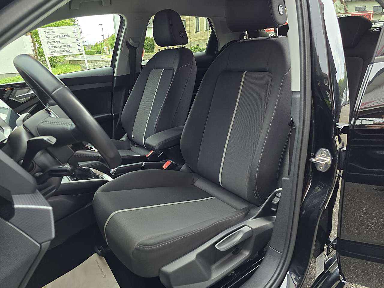 Audi A1  SB 30 TFSI intense S-tronic *Tempomat, Sitzheiz…