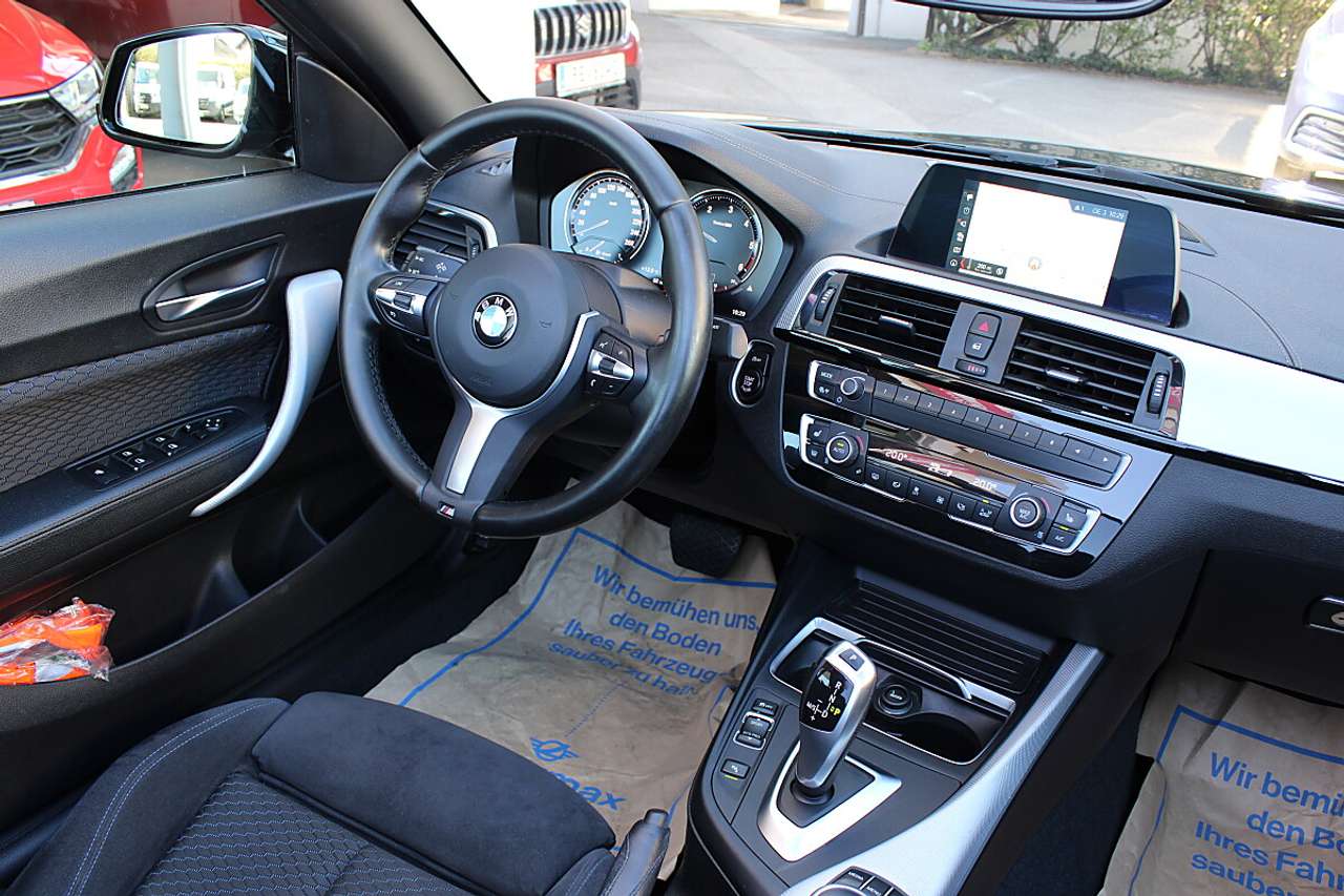 BMW 218  d Cabrio M Sport Aut. *Alcantara, Rückfahrkamer…