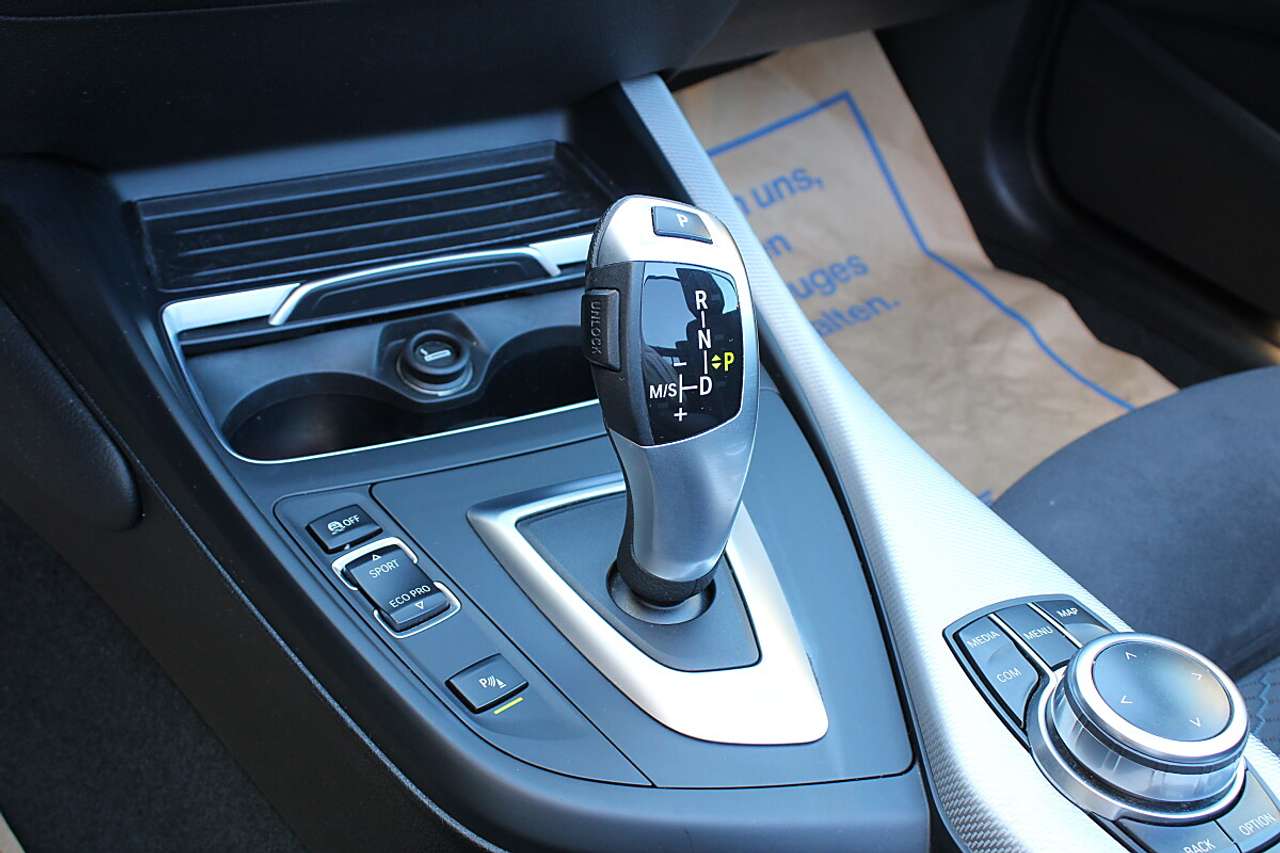 BMW 218  d Cabrio M Sport Aut. *Alcantara, Rückfahrkamer…