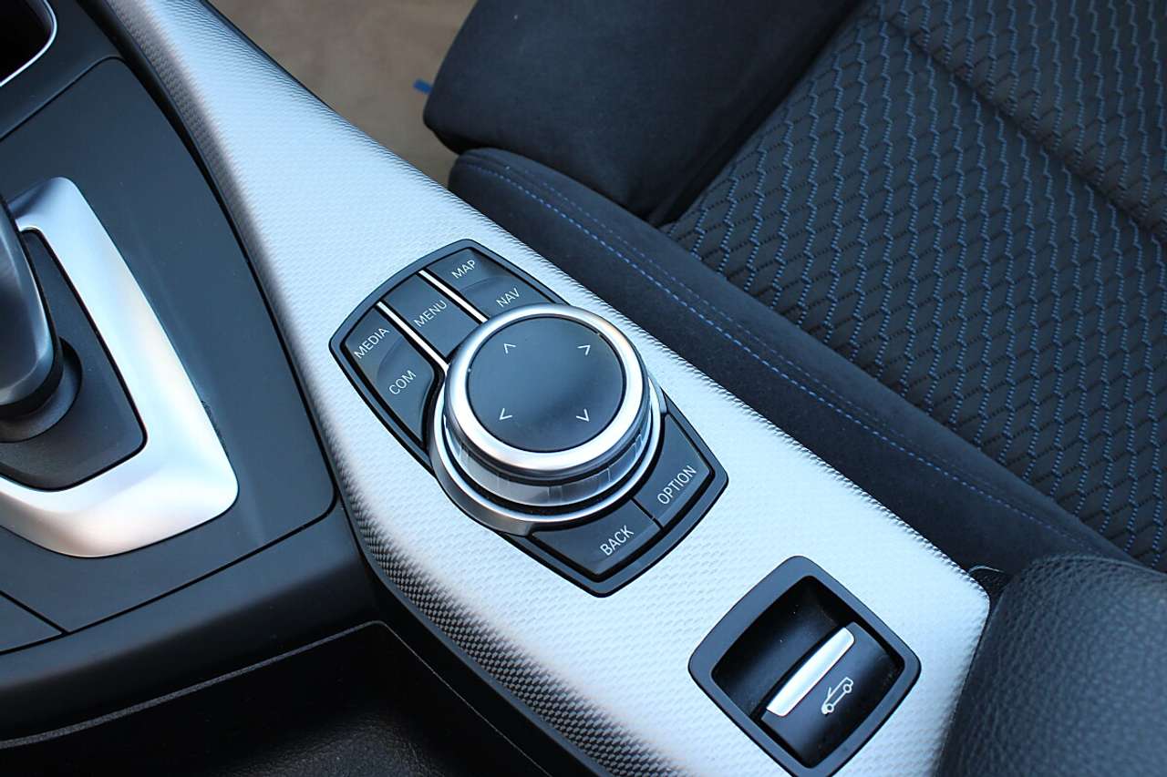 BMW 218  d Cabrio M Sport Aut. *Alcantara, Rückfahrkamer…