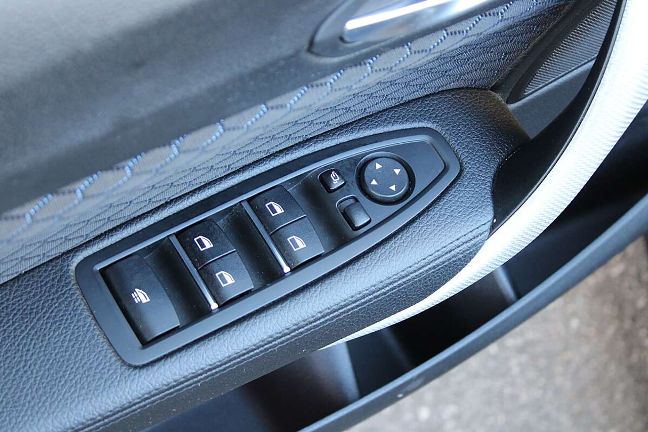 BMW 218  d Cabrio M Sport Aut. *Alcantara, Rückfahrkamer…