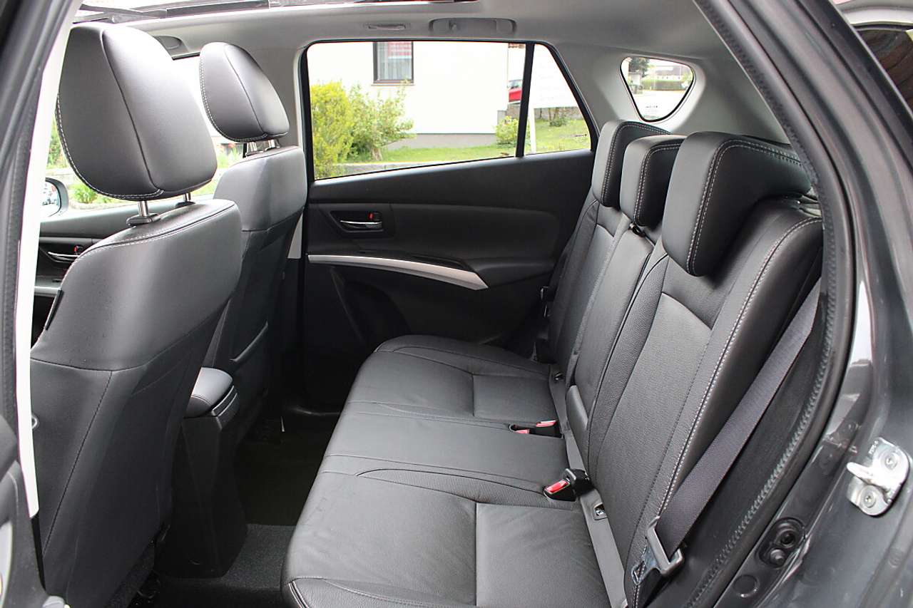 Suzuki SX4 S-Cross  1,4 DITC flash *Panorama, ACC, Rü.Kam*