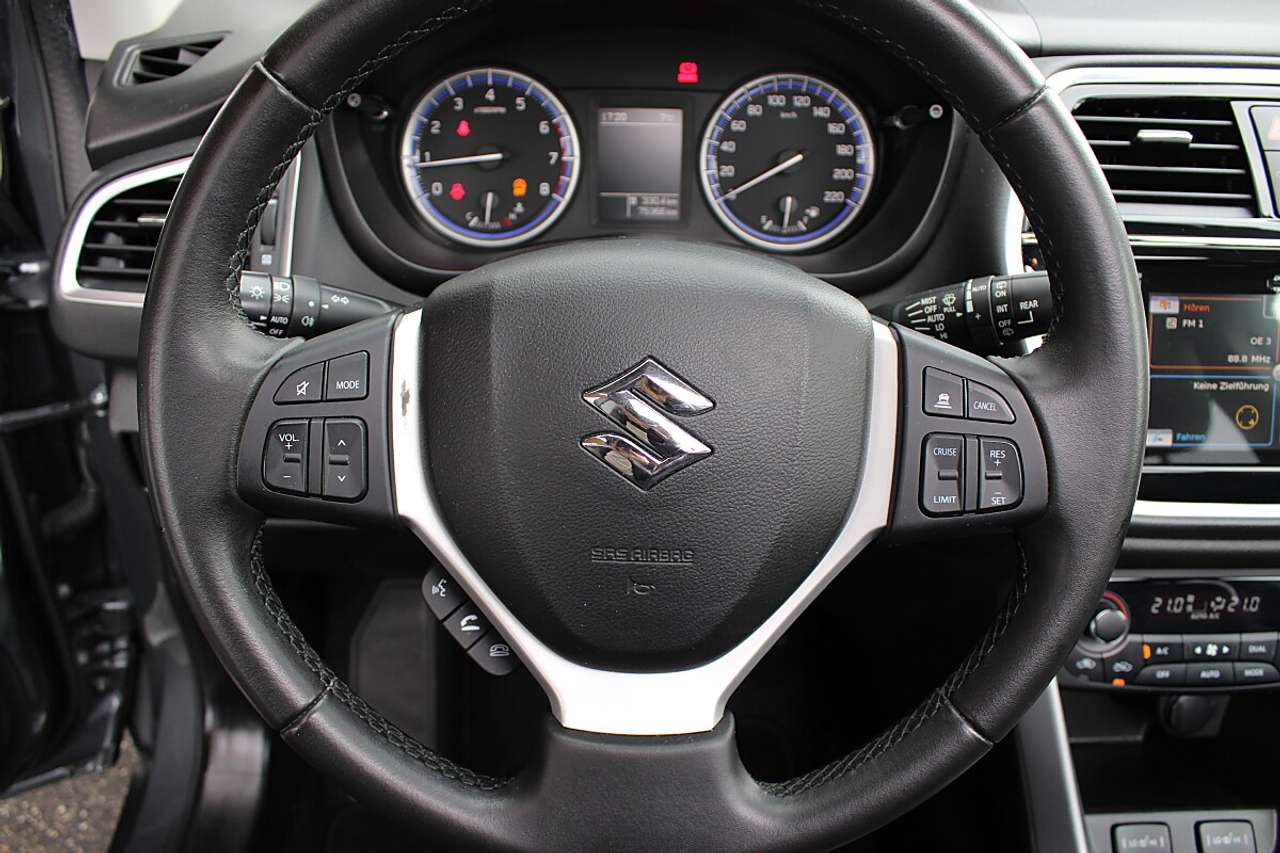 Suzuki SX4 S-Cross  1,4 DITC flash *Panorama, ACC, Rü.Kam*