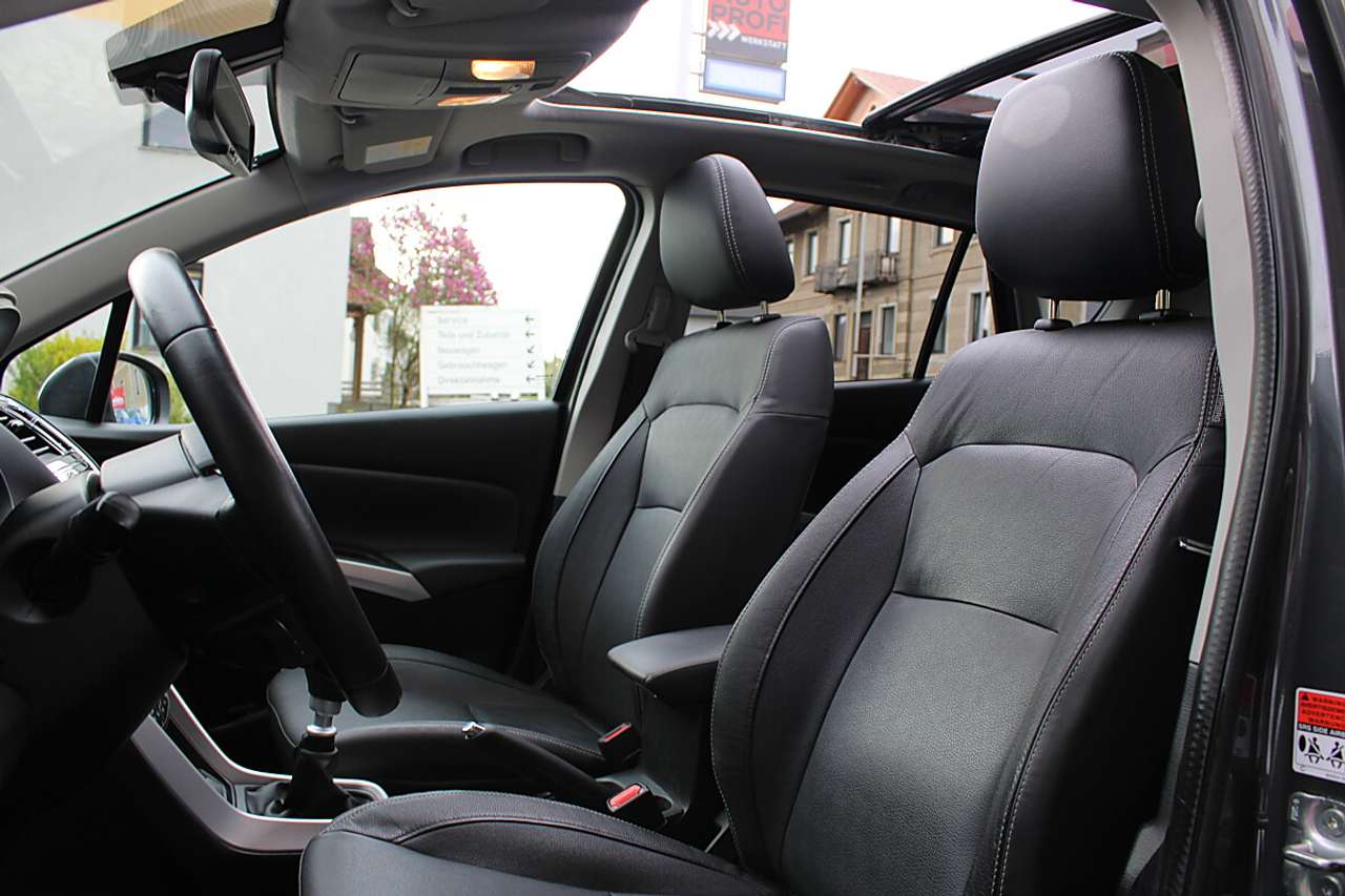 Suzuki SX4 S-Cross  1,4 DITC flash *Panorama, ACC, Rü.Kam*