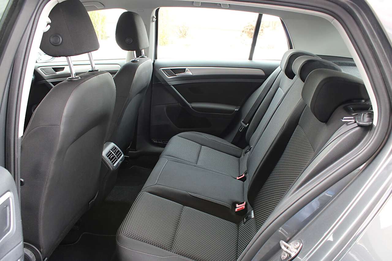 Volkswagen Golf  Comfortline 1,0 TSI *Tempomat, 2-Zonen Klima*