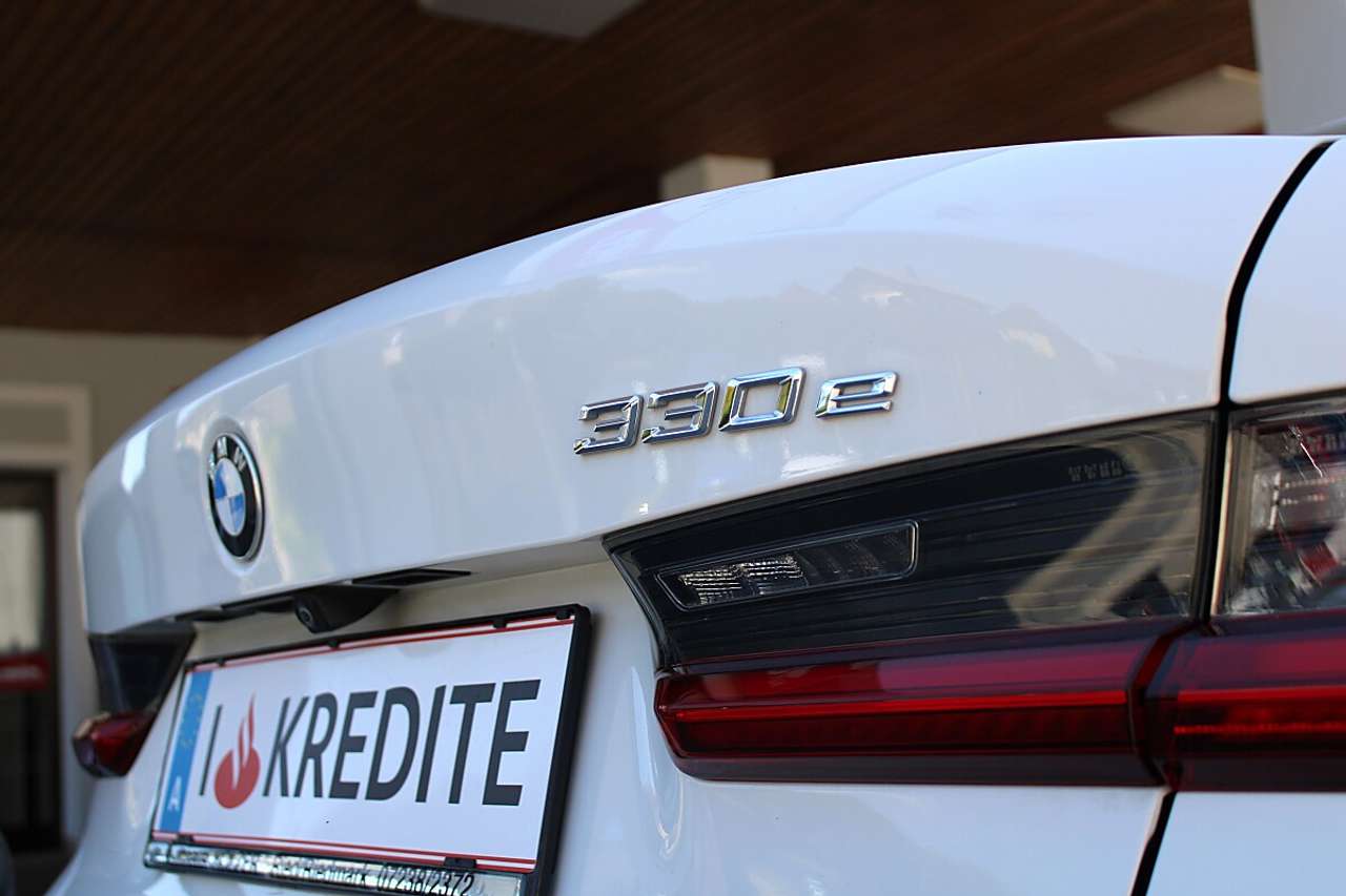 BMW 330  e PHEV Aut. Sport Line *LASER, Head-Up, M-Lenkrad*