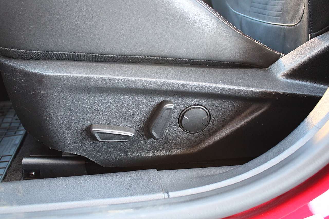 Ford Focus  Traveller 2,0 EcoBlue ST *AHK, LED, NAVI, ACC*