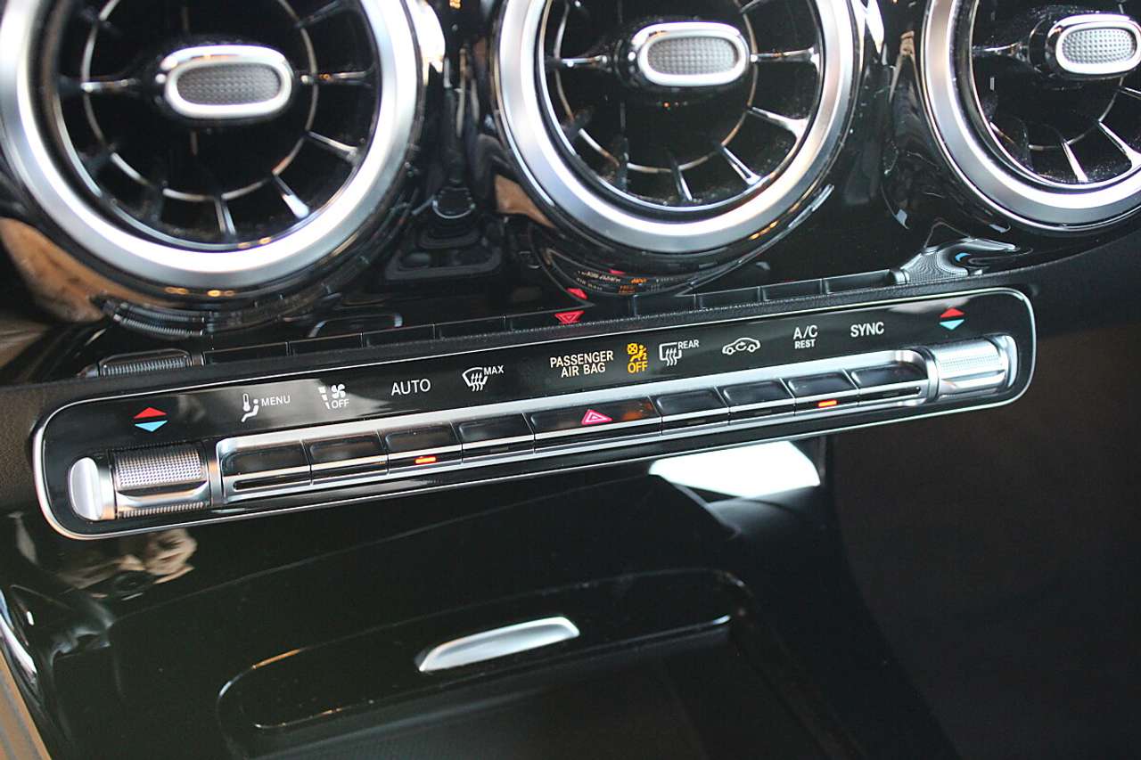 Mercedes-Benz CLA 200  d Shooting Brake 4MATIC Aut. *11,5″ Digital-Coc…