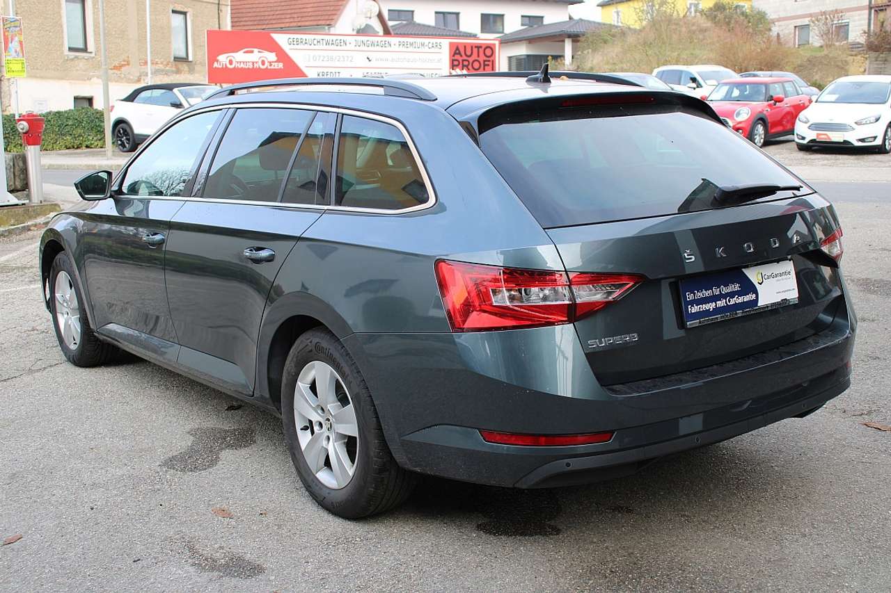 Skoda Superb  Kombi 2,0 TDI DSG *Memorysitz, NAVI, LED, Sitz…