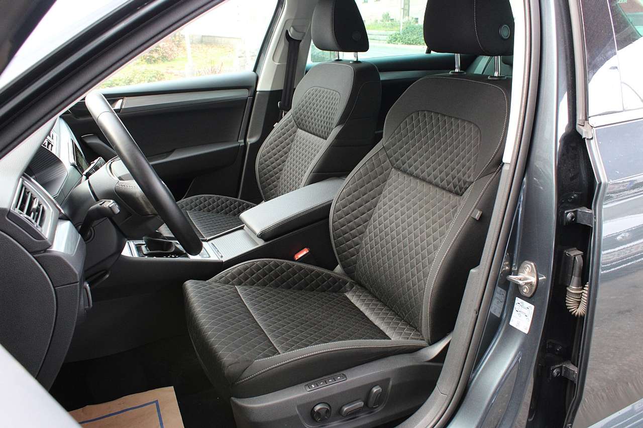 Skoda Superb  Kombi 2,0 TDI DSG *Memorysitz, NAVI, LED, Sitz…
